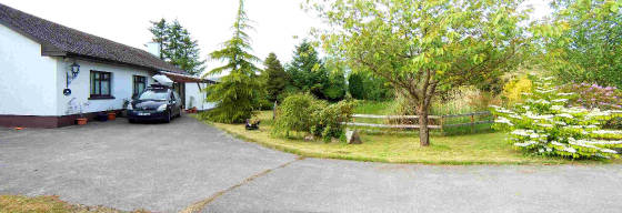bungalowwithgarden.jpg